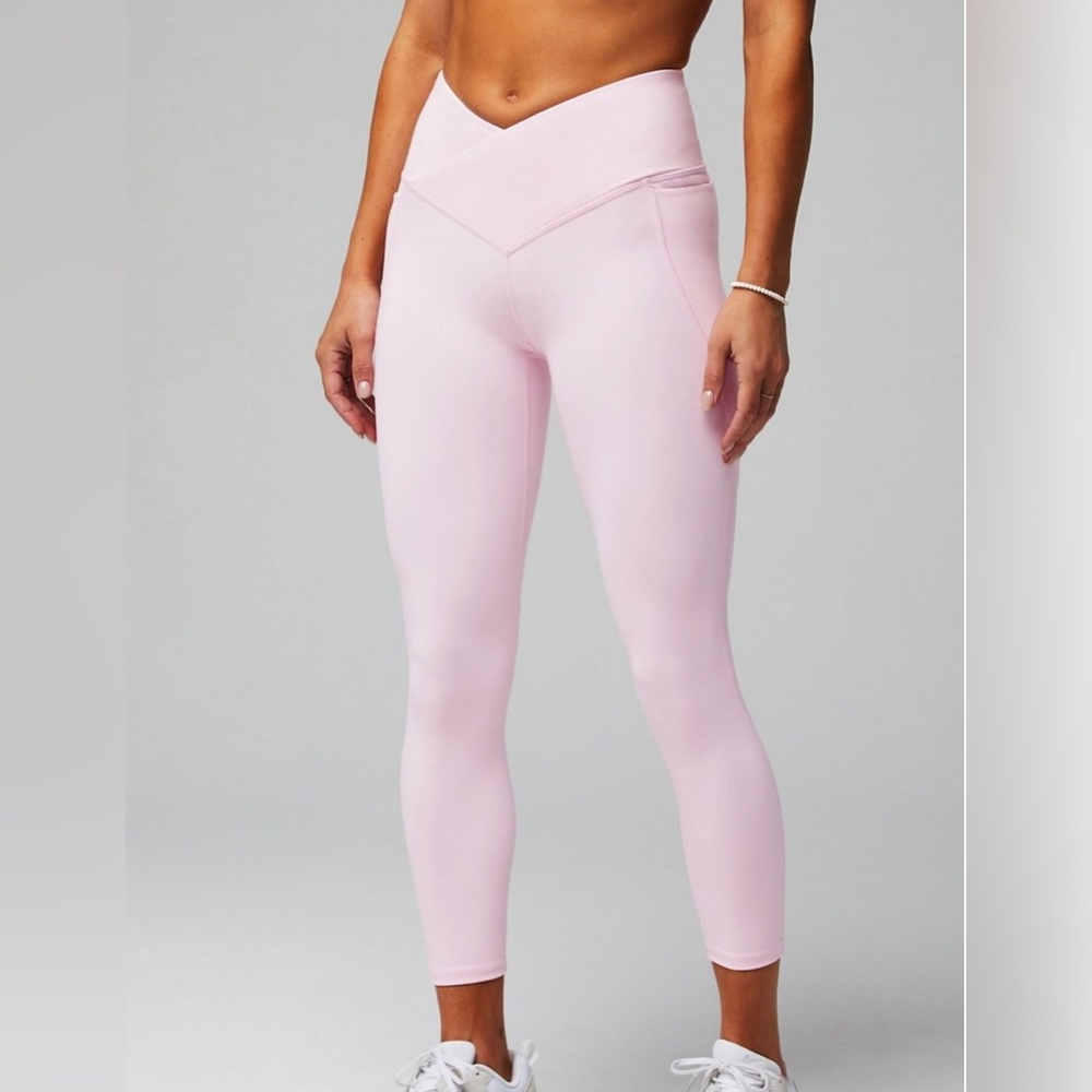 Fabletics Oasis Crossover 7/8 Legging